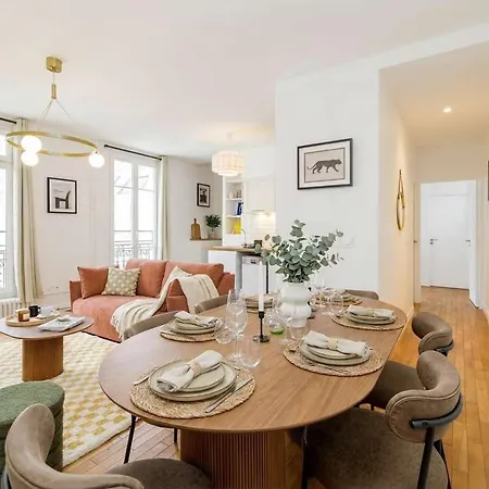 Furtivestay - Champs Elysees - St Honore Apartment Paris
