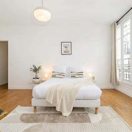 Furtivestay - Champs Elysees - St Honore Apartment Paris
