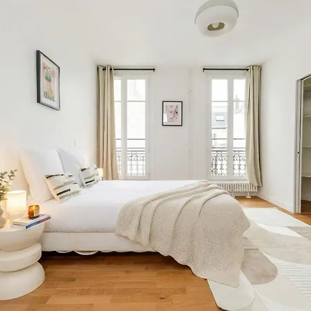 Appartement Furtivestay - Champs Elysees - St Honore Parijs
